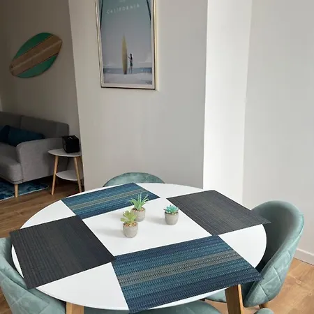 Apartamento Immeuble Bavay 3 Apparts, 4 Chambres, 5 Ambiances